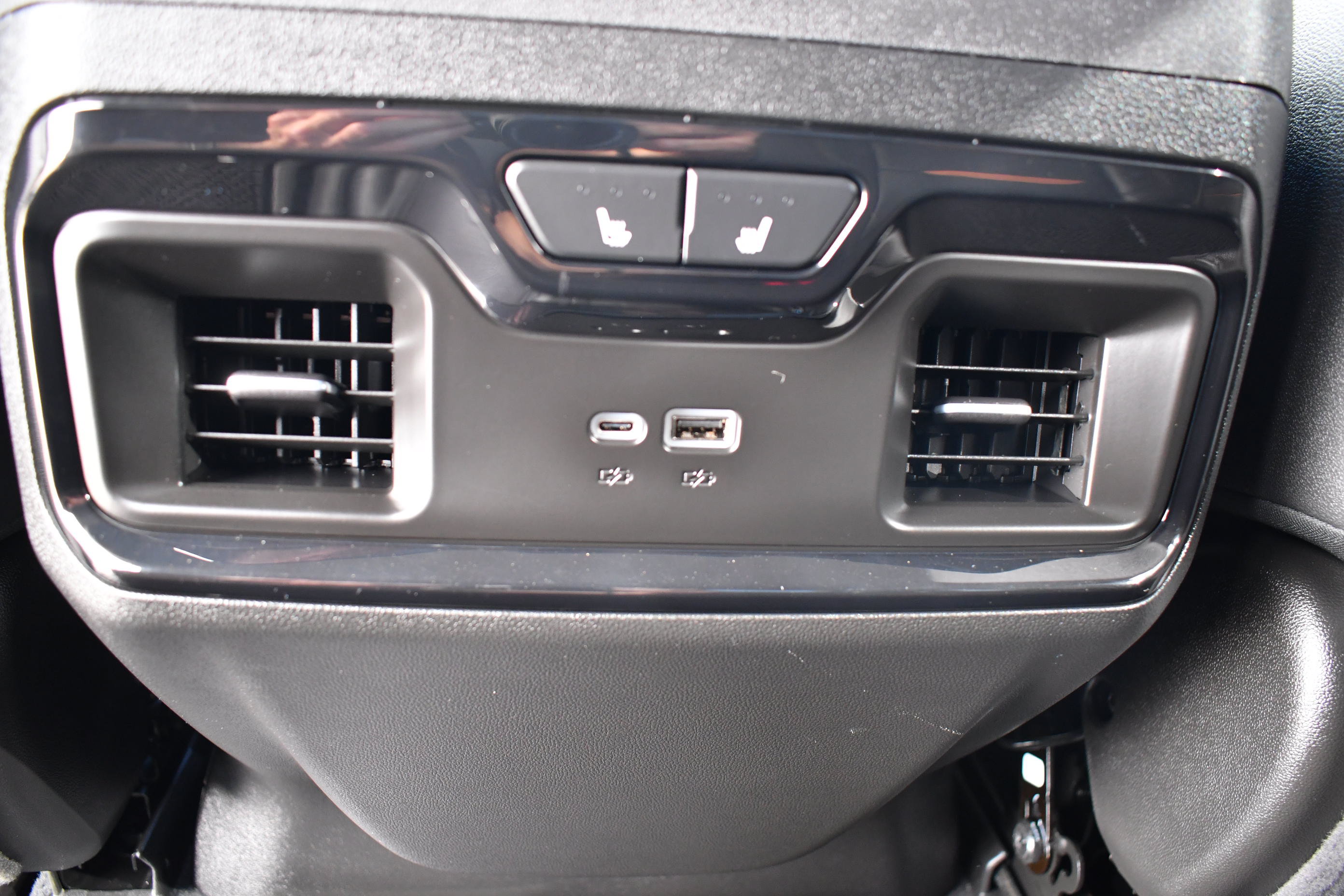 Used 2026 GMC Sierra 1500 AT4 w/ AT4 Premium Package AWD/4WD image 25