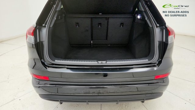 Used 2025 Audi Q4 e-tron Premium w/ Convenience Package AWD/4WD image 30