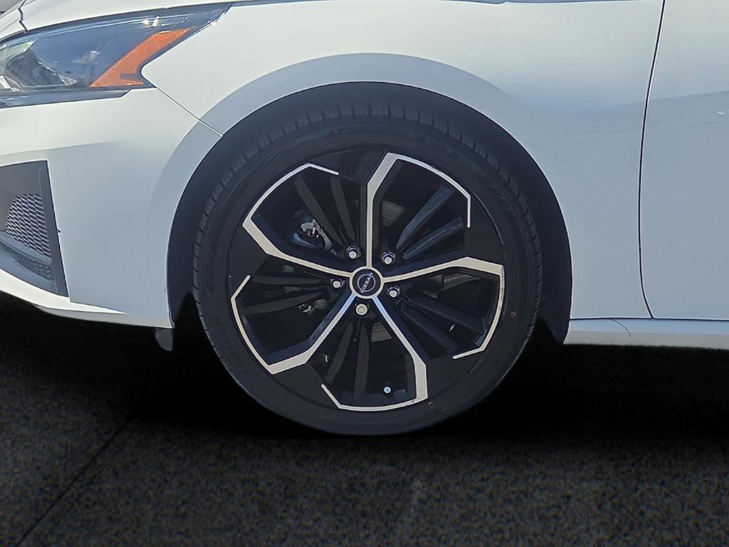 Used 2024 Nissan Altima 2.5 SR FWD image 19