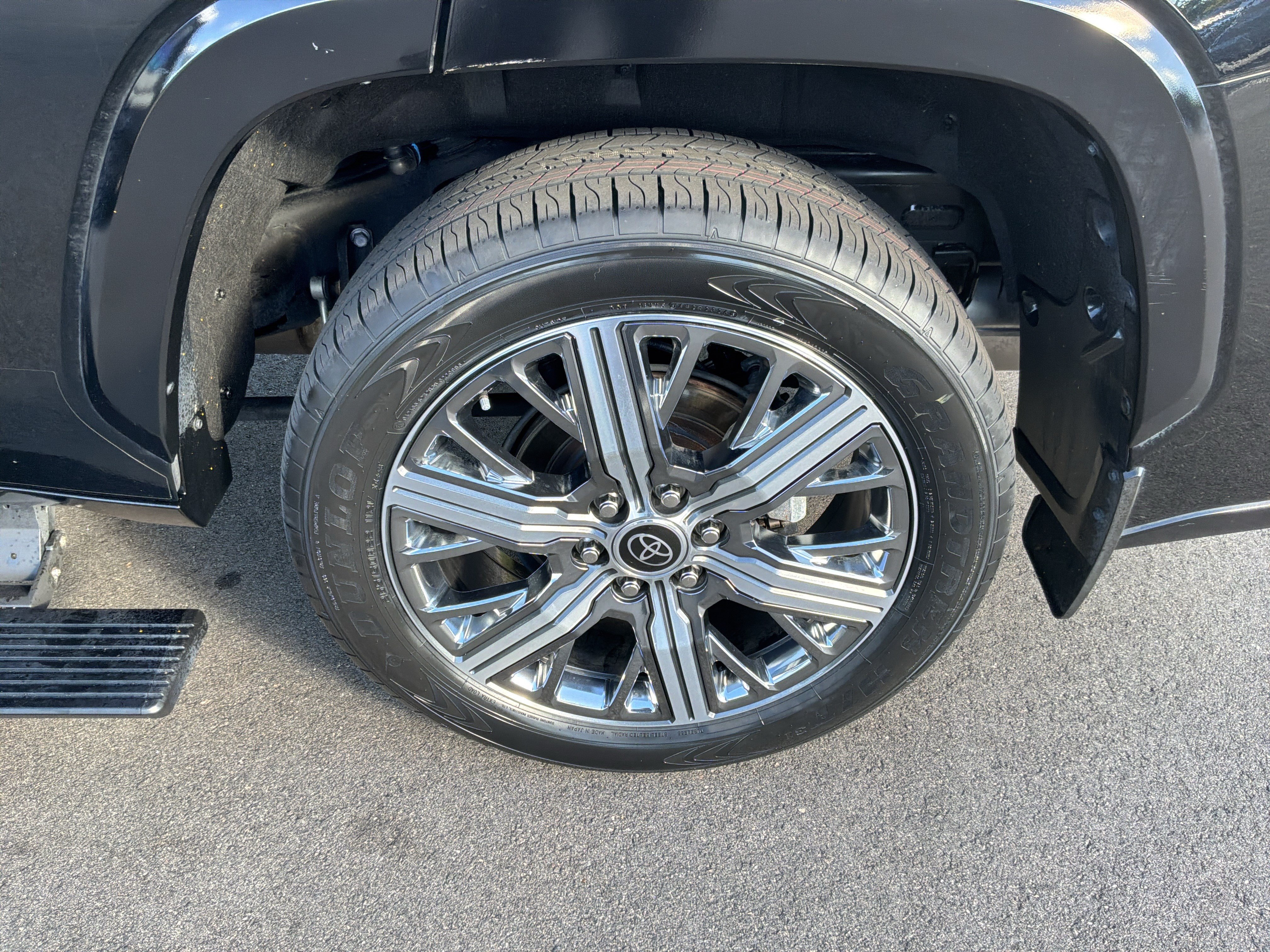 Used 2024 Toyota Sequoia Capstone AWD/4WD image 13