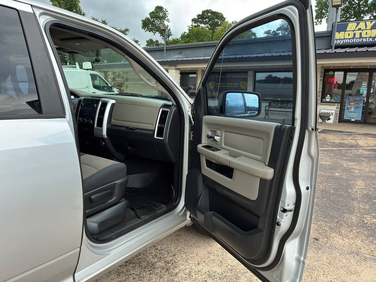 Used 2012 RAM 1500 Classic SLT RWD image 32