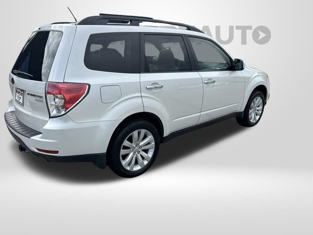 Used 2013 Subaru Forester 2.5X Premium AWD/4WD image 9