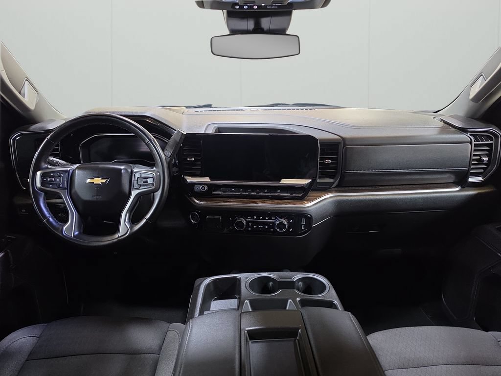 Used 2025 Chevrolet Silverado 1500 LT AWD/4WD image 17