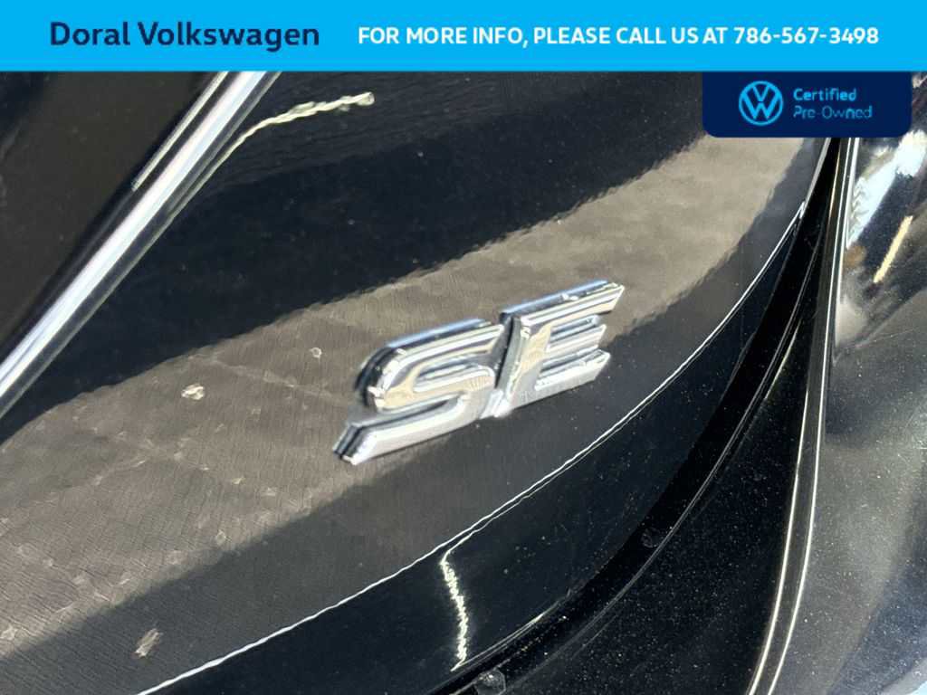 Used 2024 Toyota Camry SE image 11