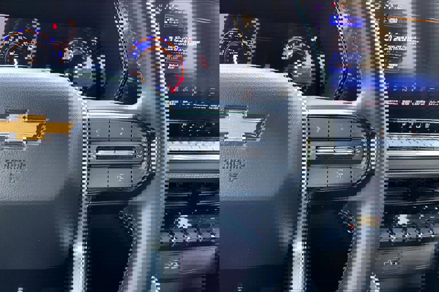 Used 2024 Chevrolet Colorado LT w/ LT Convenience Package image 24