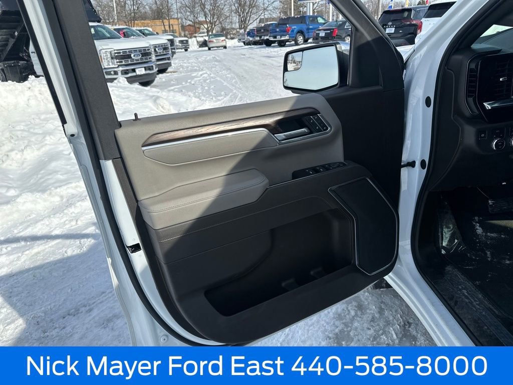 Used 2025 GMC Sierra 1500 SLT image 30