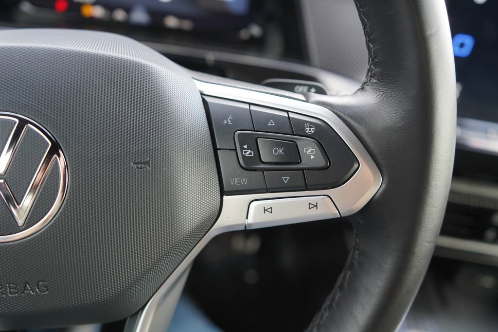 Used 2025 Volkswagen Atlas Cross Sport SEL R-Line image 33