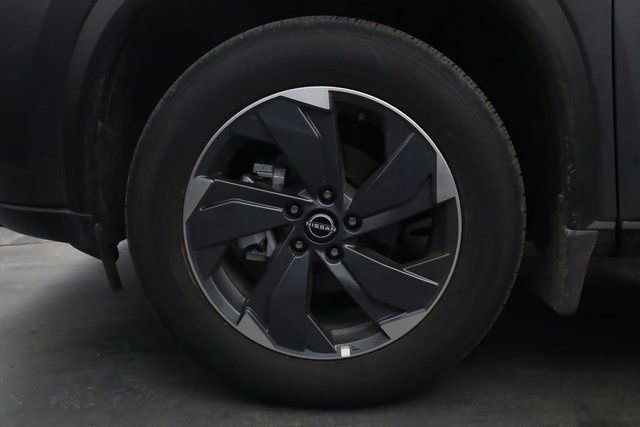 Used 2026 Nissan Rogue SV image 7