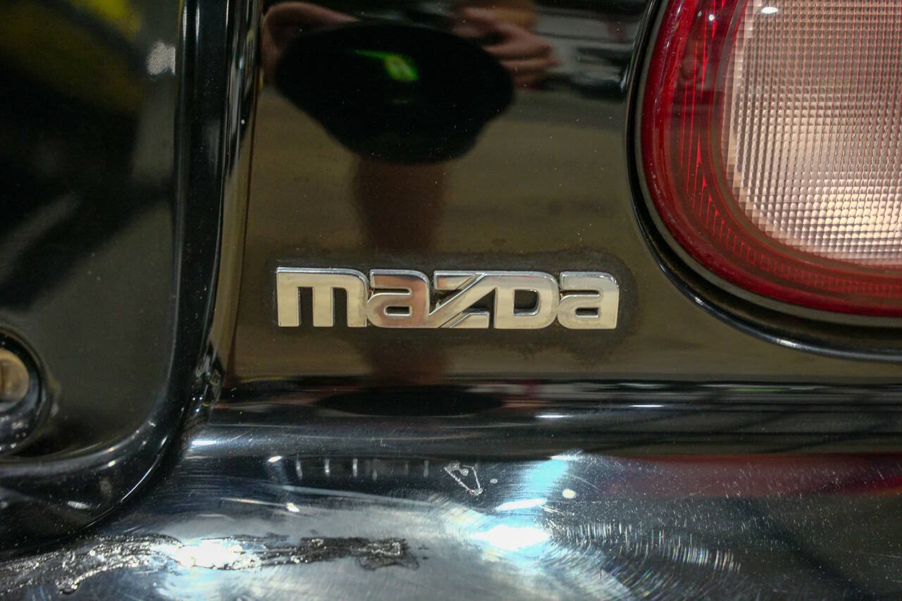 Used 1999 MAZDA MX-5 Miata RWD image 37