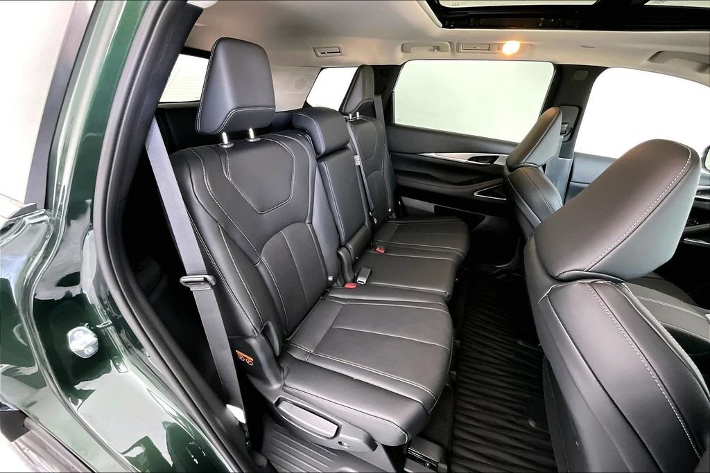 New 2027 INFINITI QX60 Luxe w/ Cargo Package FWD image 9