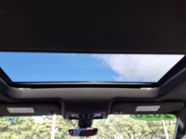 Used 2020 Chevrolet Silverado 1500 High Country w/ Technology Package image 13