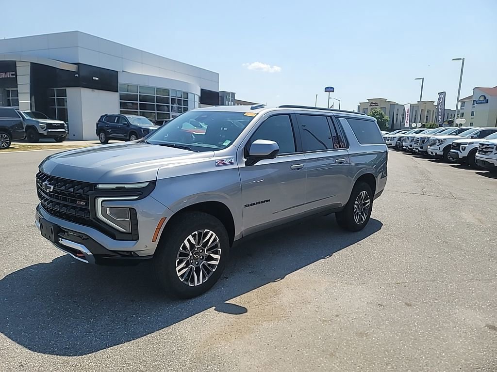 Certified 2025 Chevrolet Suburban Z71 AWD/4WD image 3