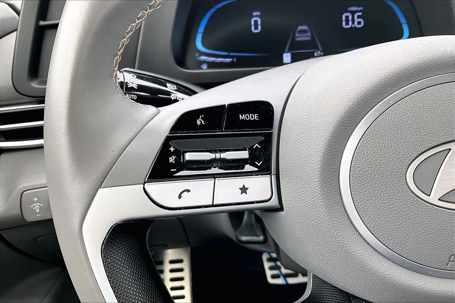 Certified 2025 Hyundai Elantra Sport image 22