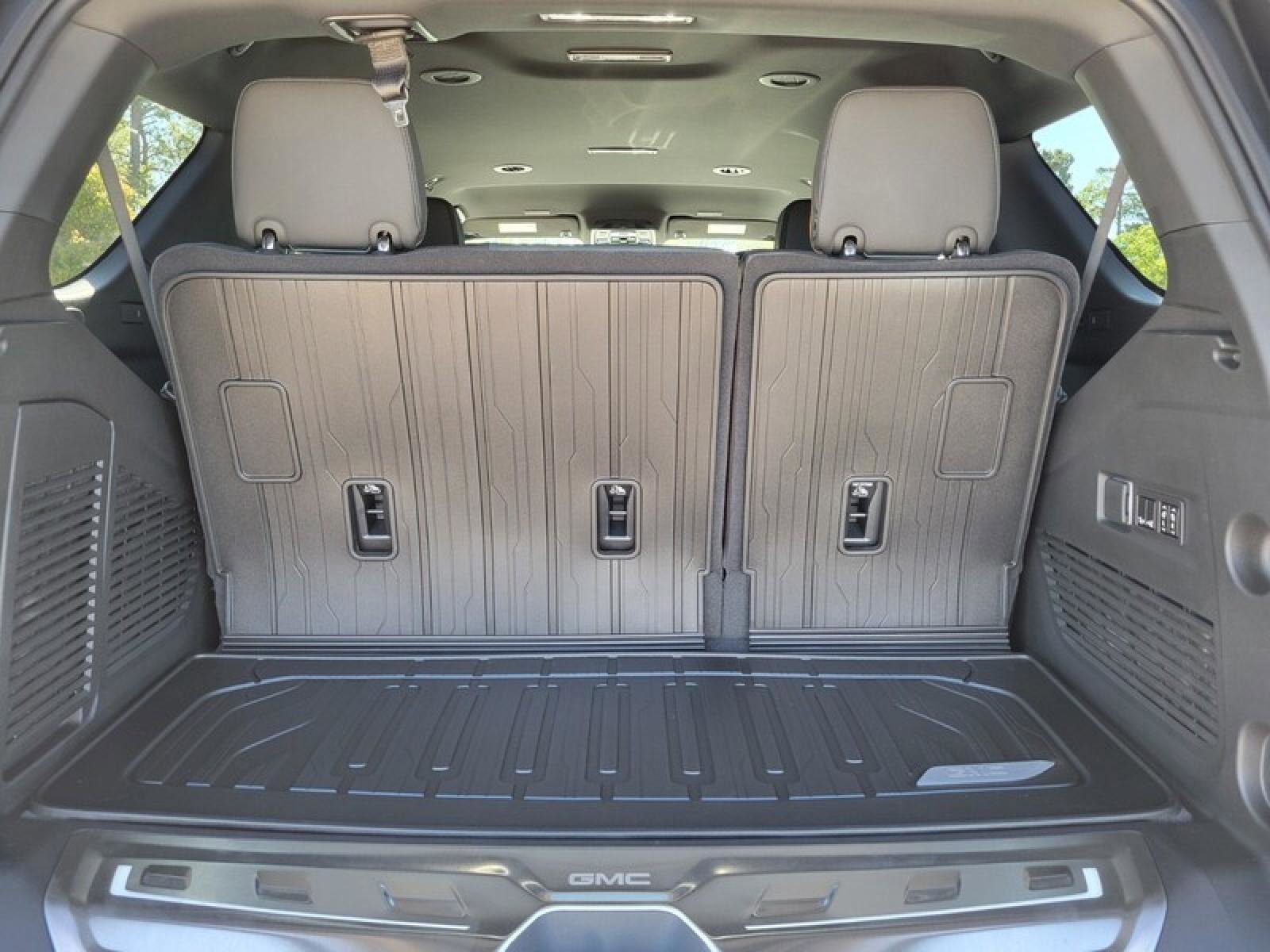 New 2026 GMC Yukon AT4 w/ Premium Trailering Package AWD/4WD image 7