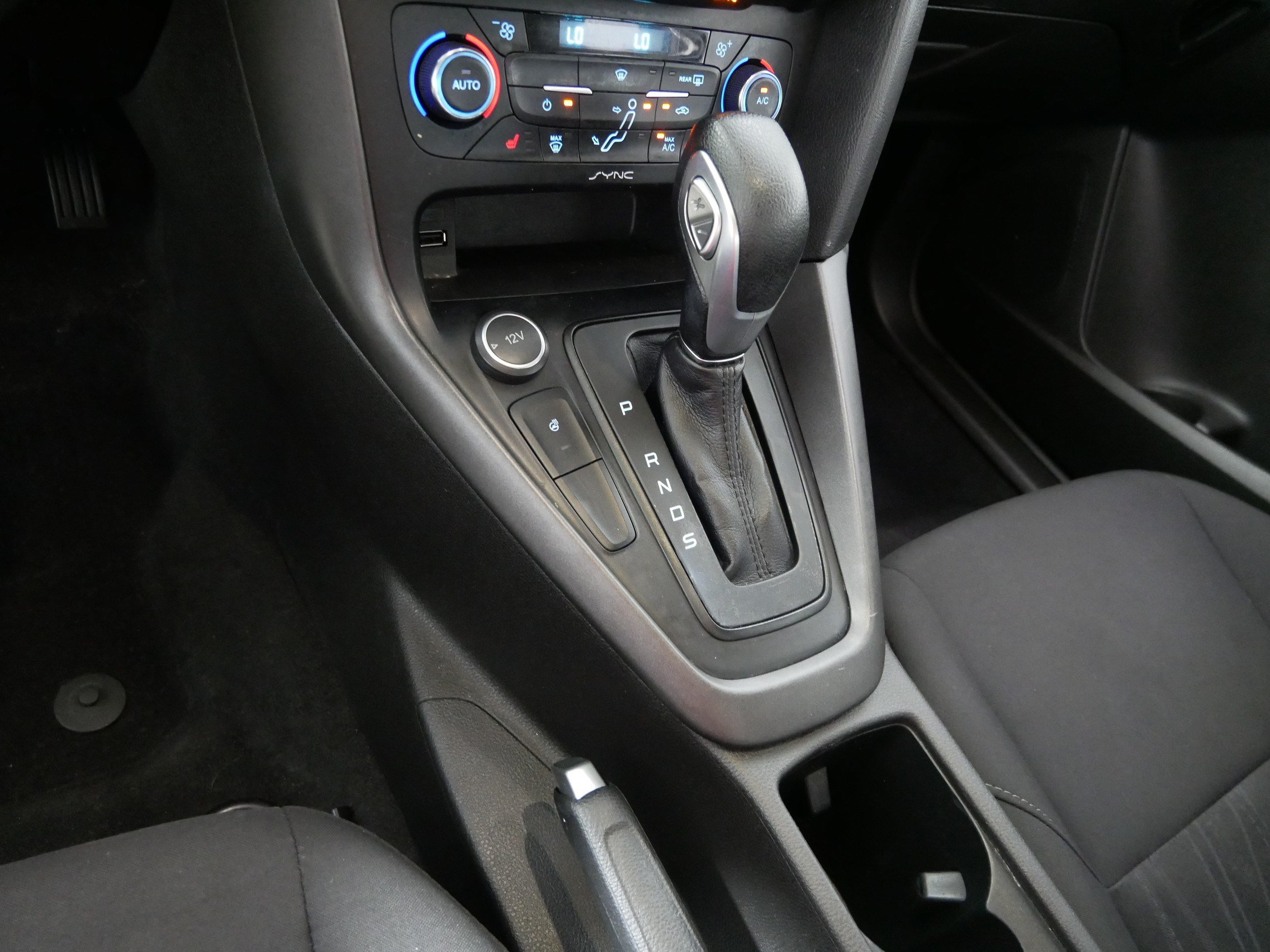Used 2017 Ford Focus SEL w/ Cold Weather Package FWD image 24