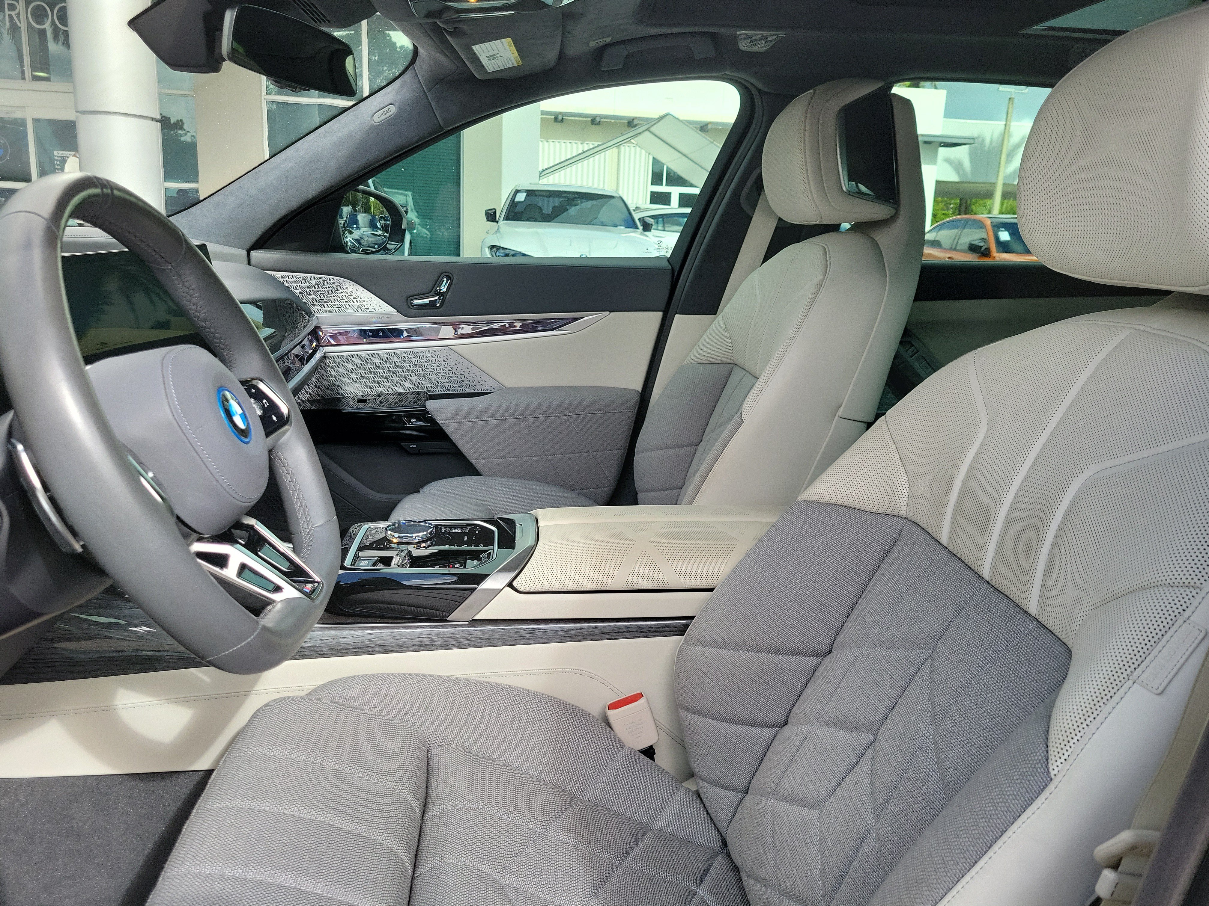 Certified 2024 BMW i7 xDrive60 AWD/4WD image 12