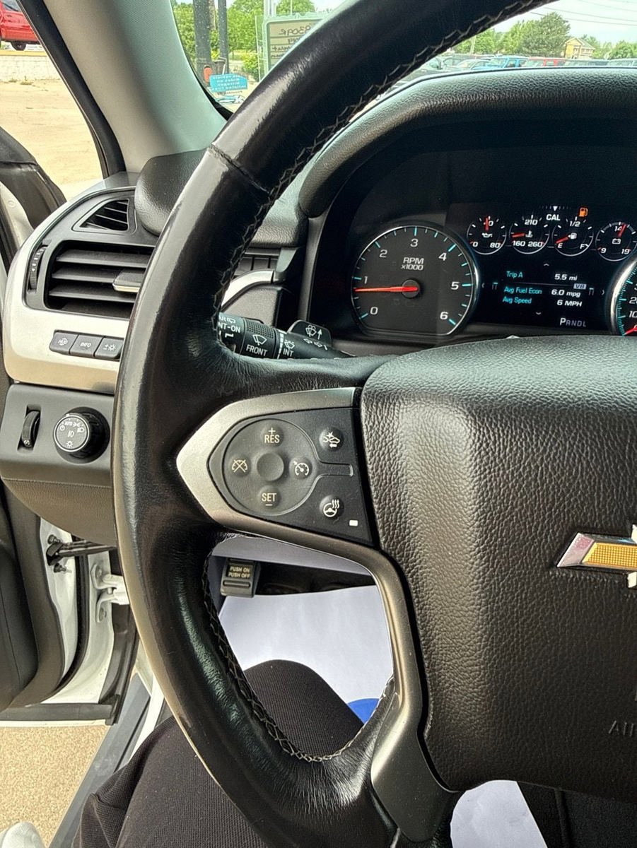 Used 2019 Chevrolet Suburban Premier w/ Premier Plus Edition AWD/4WD image 18