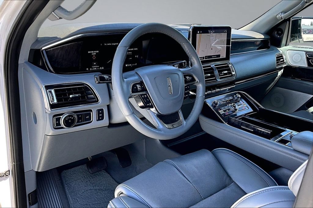 Used 2019 Lincoln Navigator L Reserve AWD/4WD image 4
