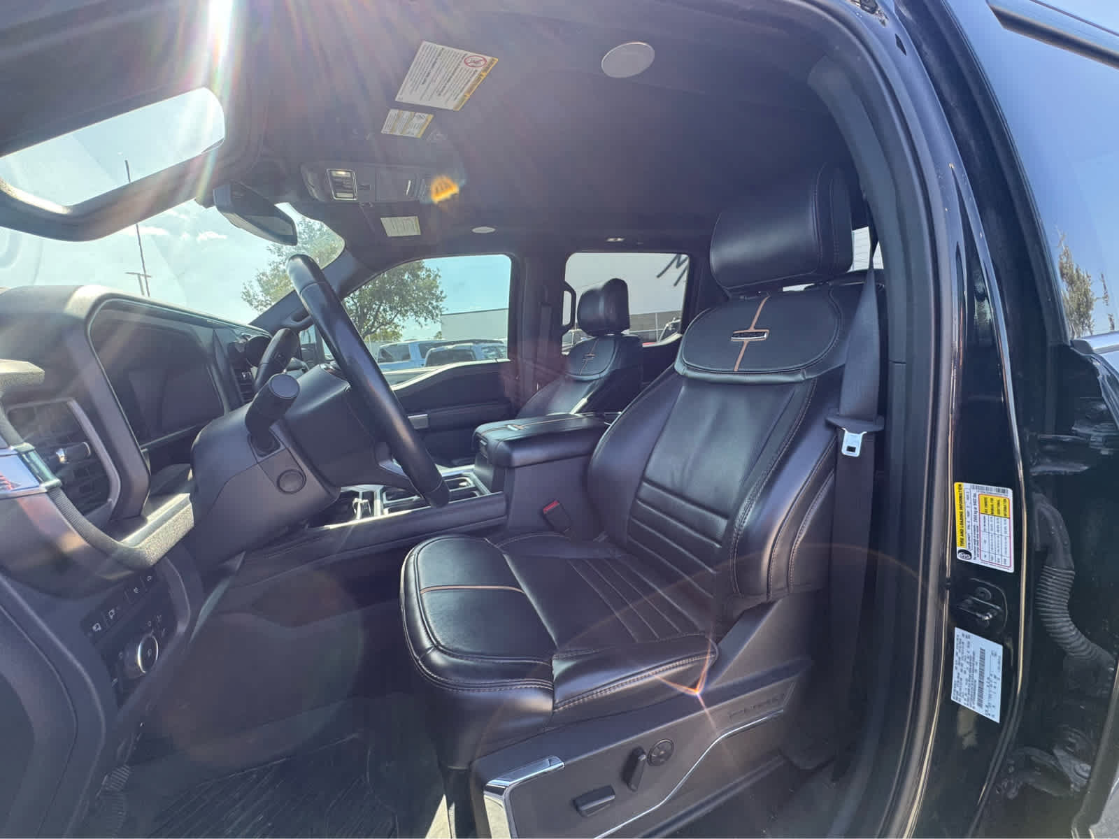 Used 2024 Ford F350 Platinum w/ FX4 Off-Road Package AWD/4WD image 7