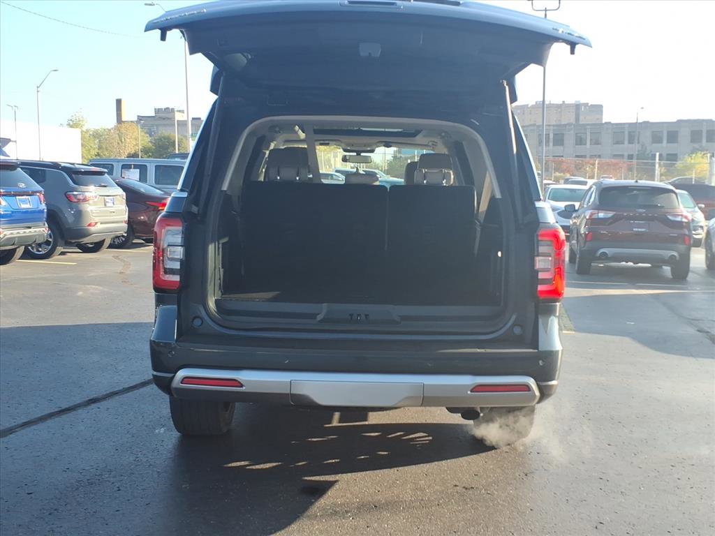 Used 2022 Ford Expedition Max Limited image 6