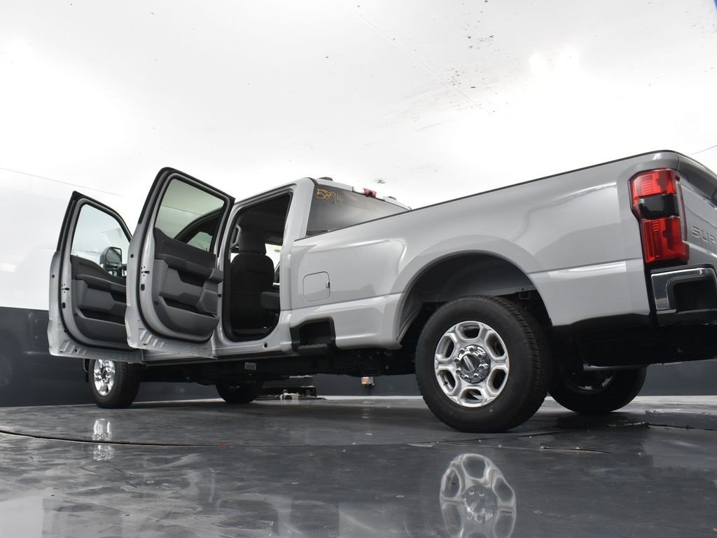 New 2026 Ford F250 XLT w/ XLT Premium Package image 39