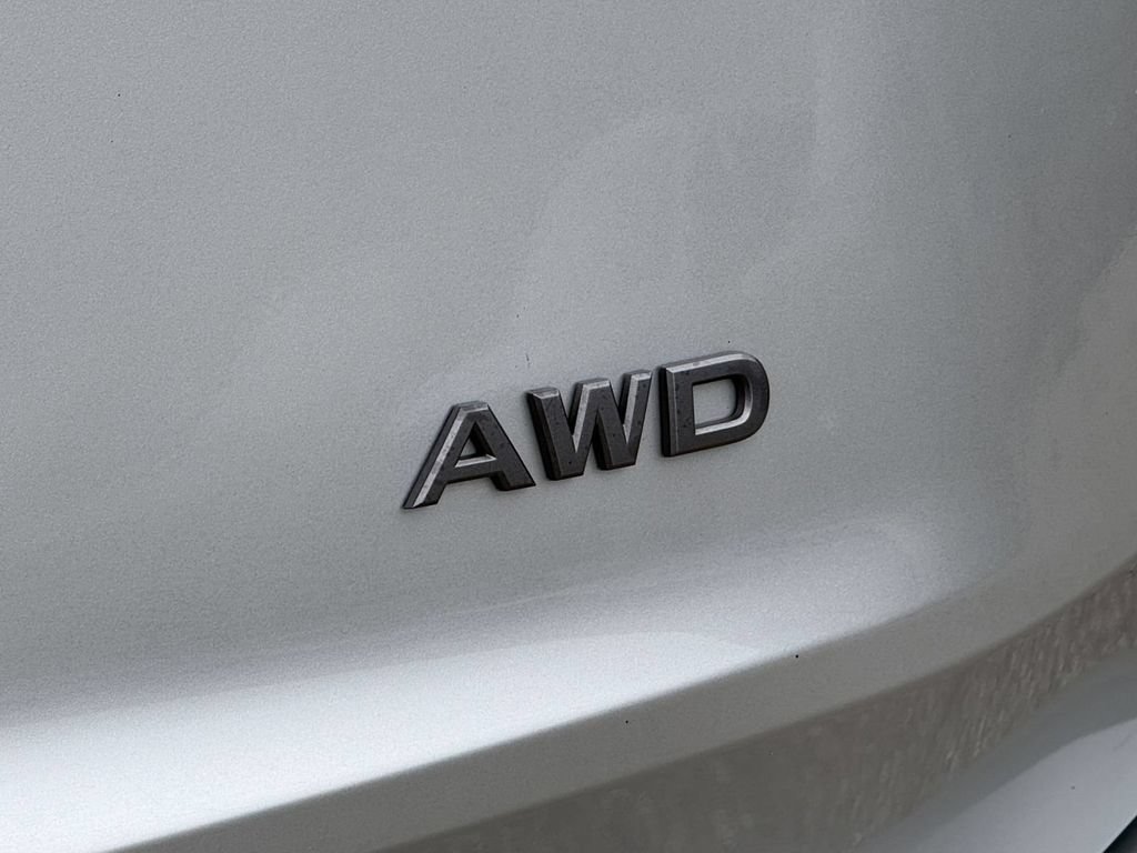Used 2025 Nissan Rogue SV AWD/4WD image 10