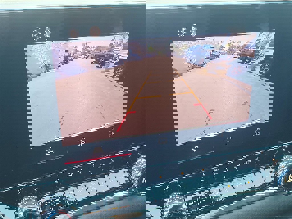 New 2025 GMC Canyon Elevation w/ Convenience Package image 18