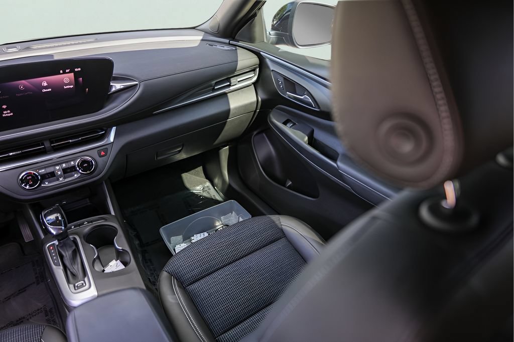 Used 2024 Buick Envista Preferred w/ Convenience I Package FWD image 25