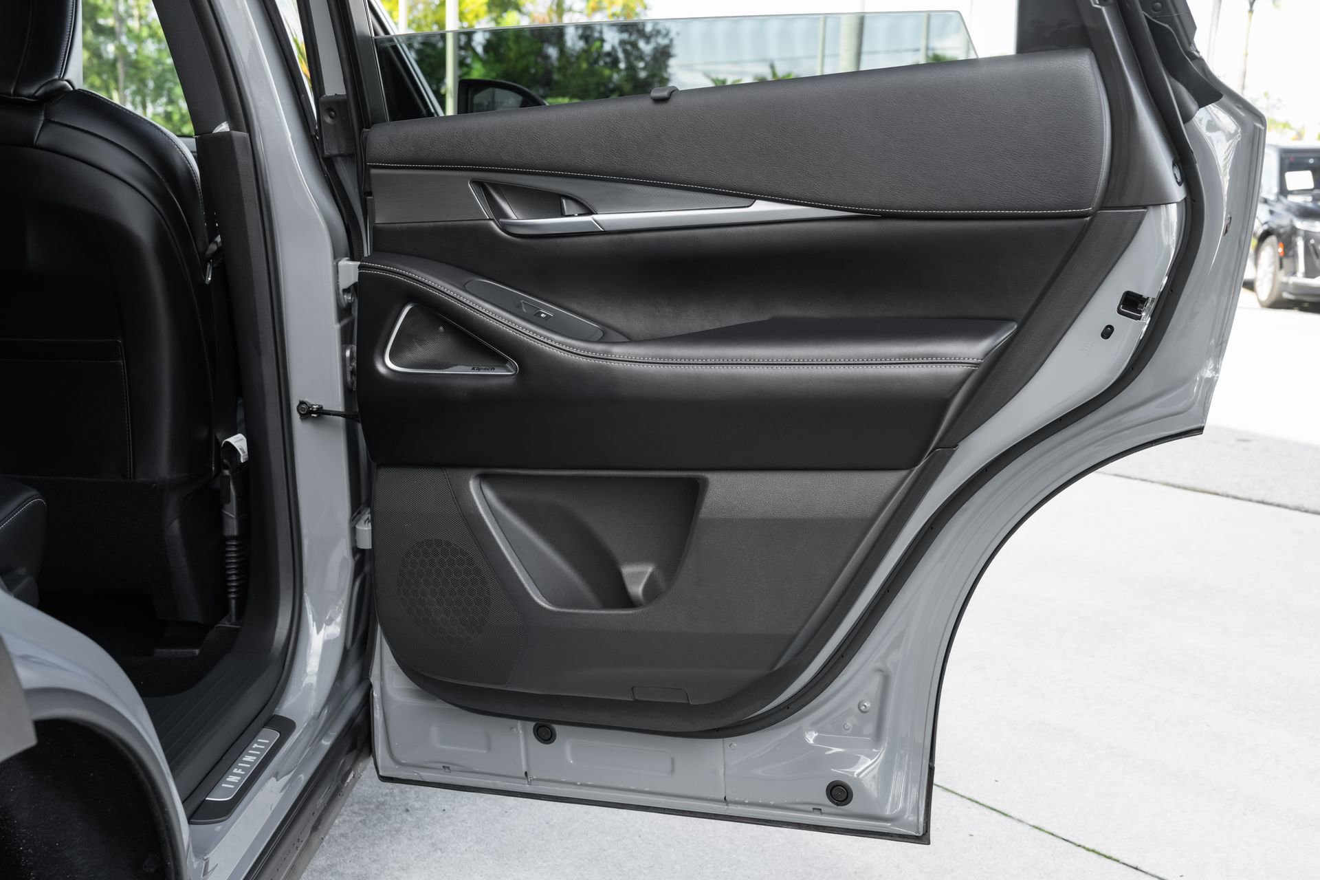 Certified 2026 INFINITI QX60 Luxe w/ Cargo Package FWD image 34