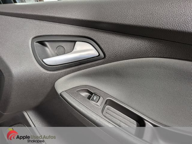 Used 2014 Ford Focus SE w/ SE Winter Package FWD image 31