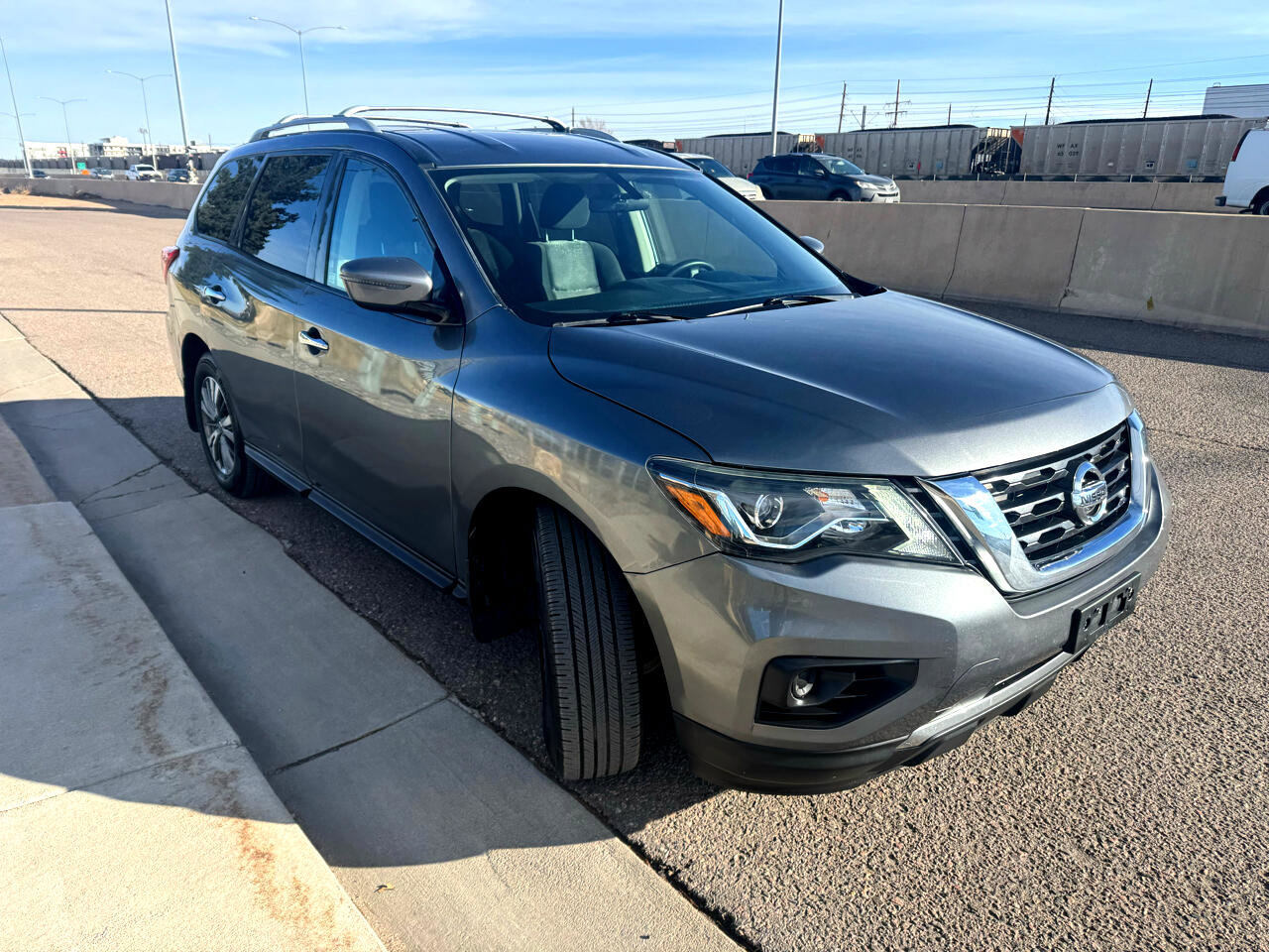 Used 2019 Nissan Pathfinder S image 7