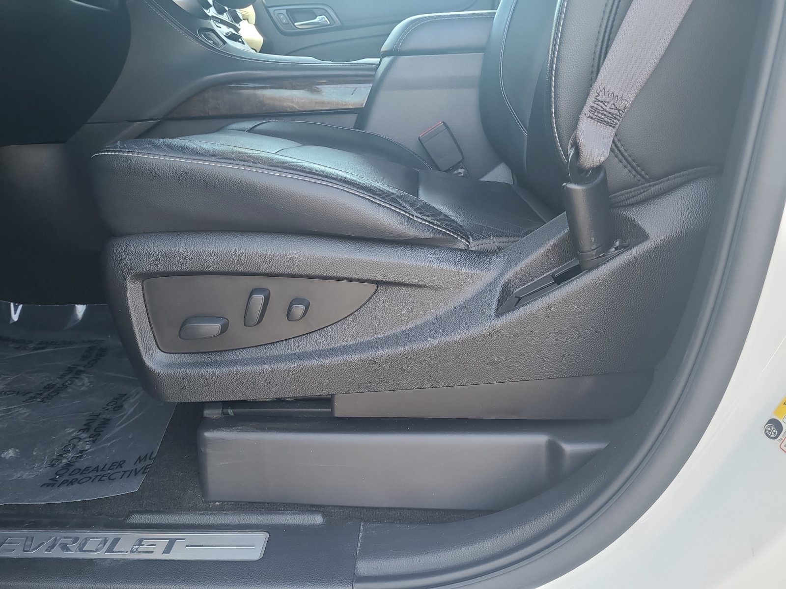 Used 2017 Chevrolet Suburban LT RWD image 14