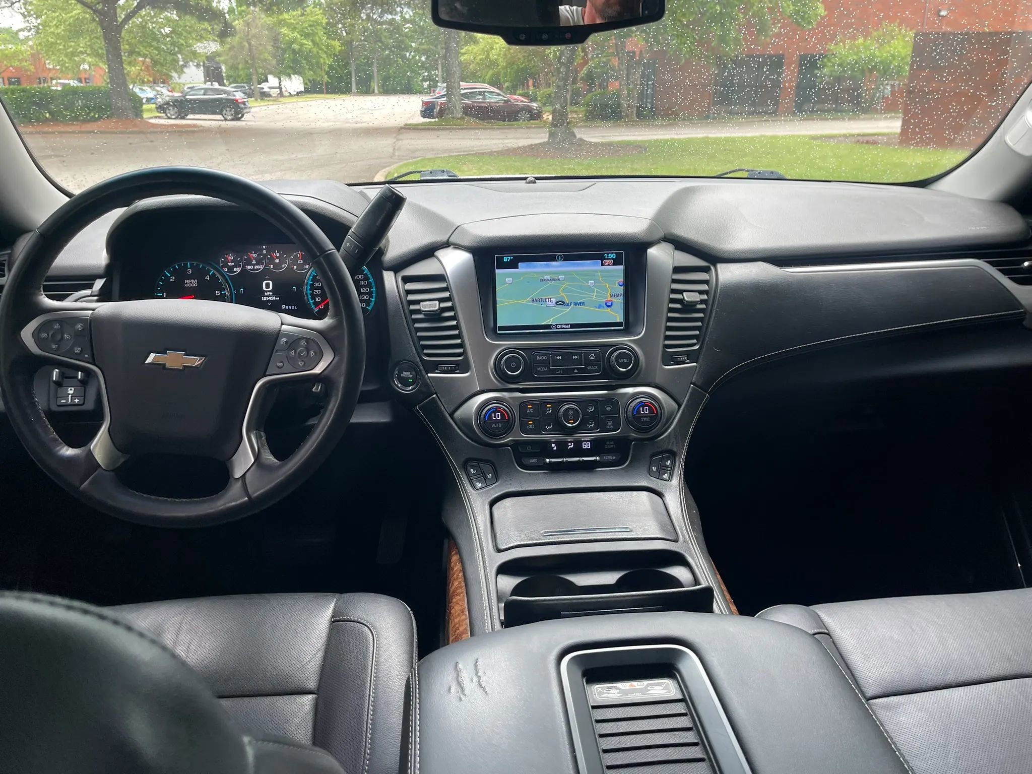 Used 2017 Chevrolet Suburban Premier RWD image 16