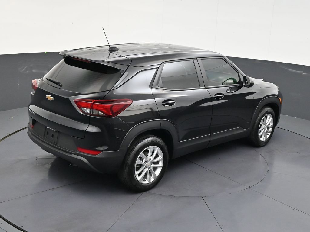 Used 2025 Chevrolet TrailBlazer LS FWD image 17