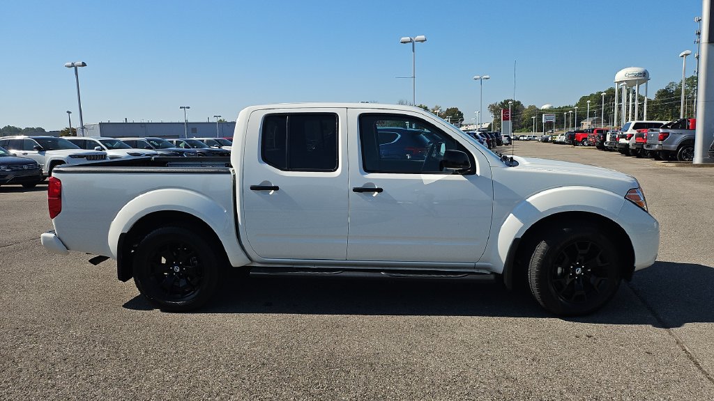 Certified 2020 Nissan Frontier SV w/ Midnight Edition Floor Mats RWD image 2
