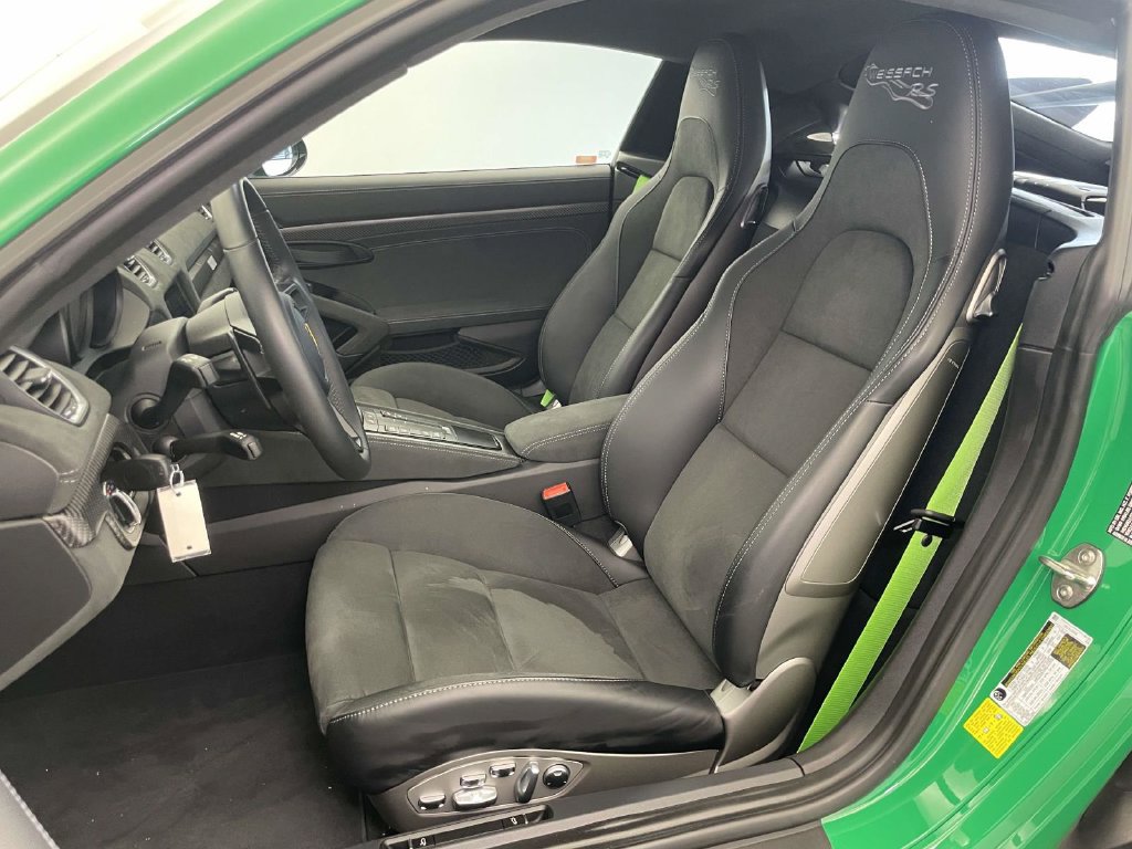 Certified 2025 Porsche 718 Cayman GT4 RS RWD image 5