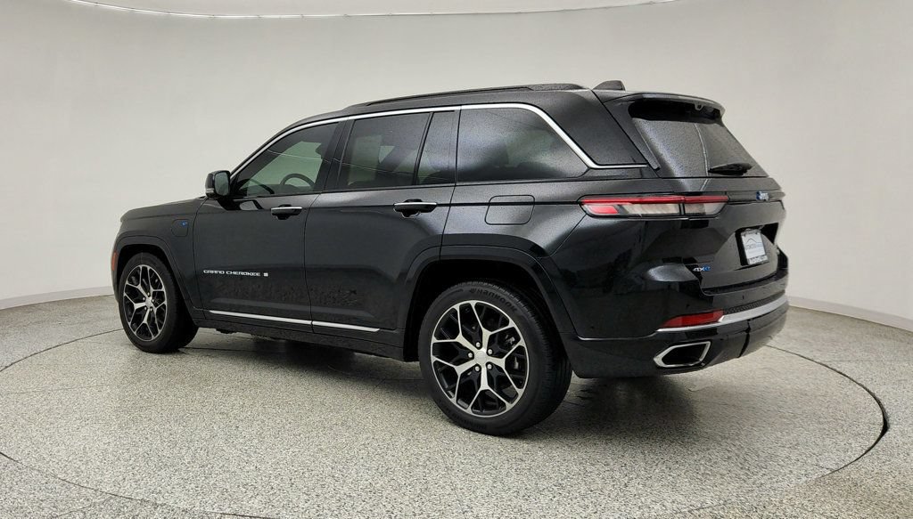 Used 2024 Jeep Grand Cherokee Summit AWD/4WD image 7