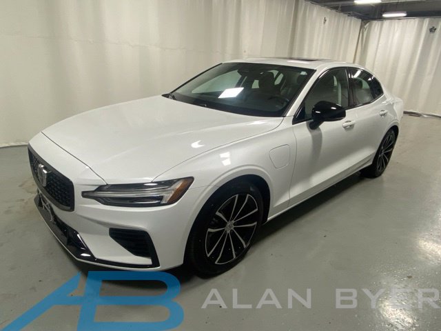 Used 2024 Volvo S60 T8 Core AWD/4WD image 1