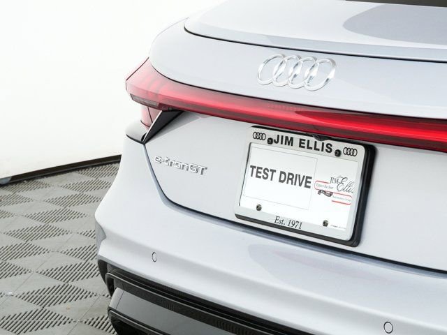Used 2023 Audi e-tron GT Prestige w/ Prestige Package image 37