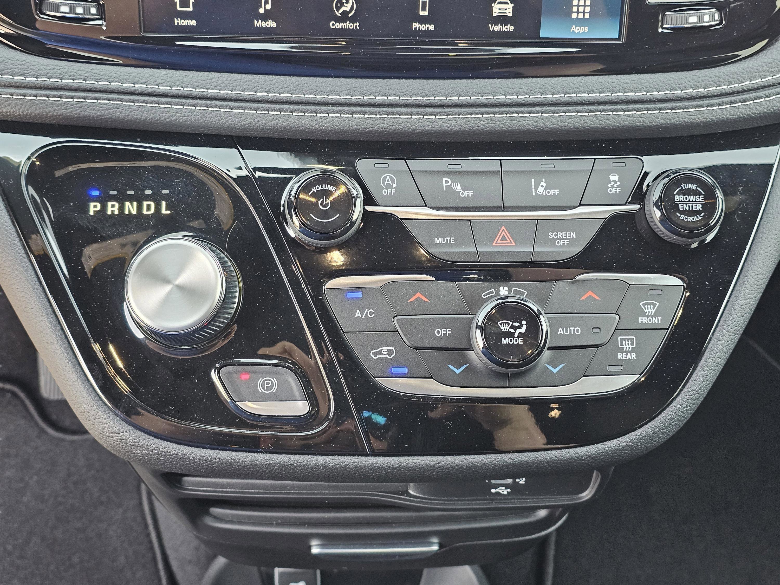 New 2026 Chrysler Pacifica Select w/ S Appearance Package image 28