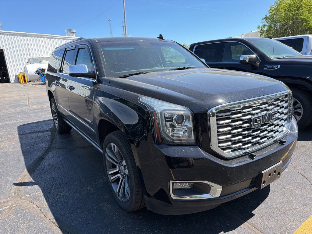 Certified 2019 GMC Yukon XL Denali w/ Denali Ultimate Package AWD/4WD image 2