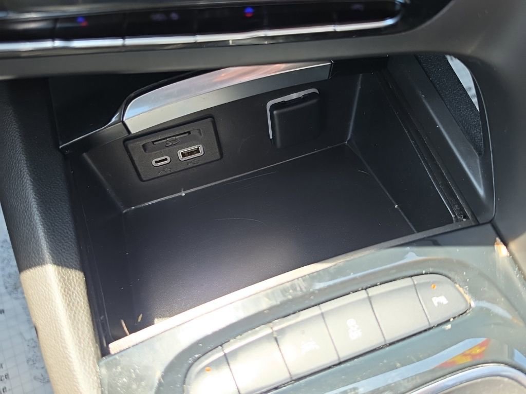Used 2021 Buick Envision Essence w/ Technology Package I FWD image 35