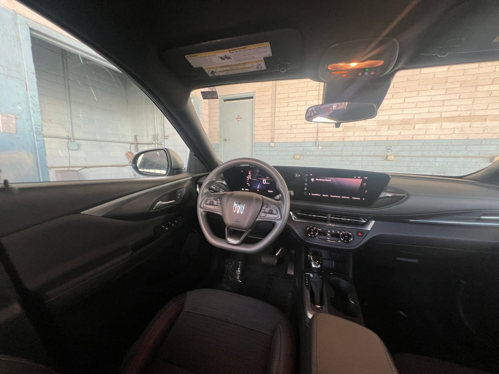 Used 2025 Buick Envista Preferred image 34