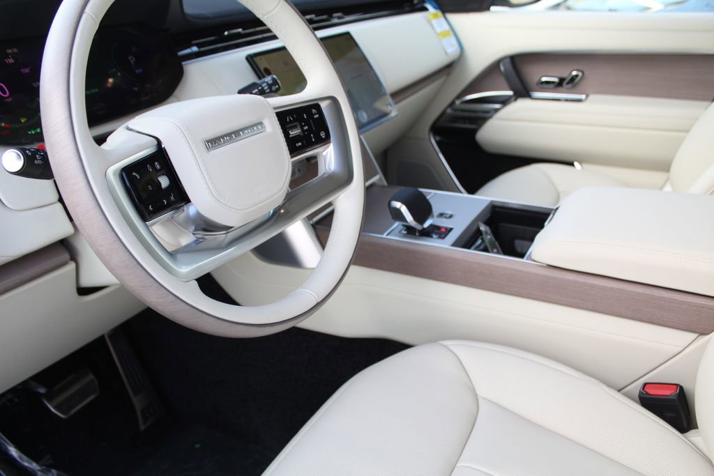 New 2026 Land Rover Range Rover SE image 11