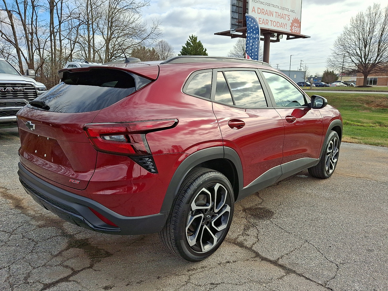 Used 2024 Chevrolet Trax RS w/ Sunroof Package image 8