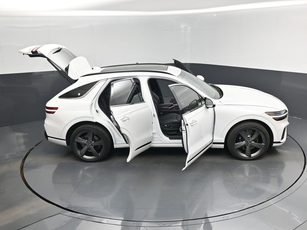 Used 2025 Genesis GV70 3.5T Sport w/ Sport Prestige Package image 18