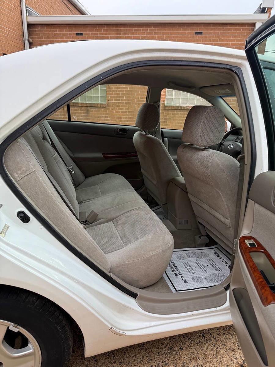 Used 2003 Toyota Camry LE image 9