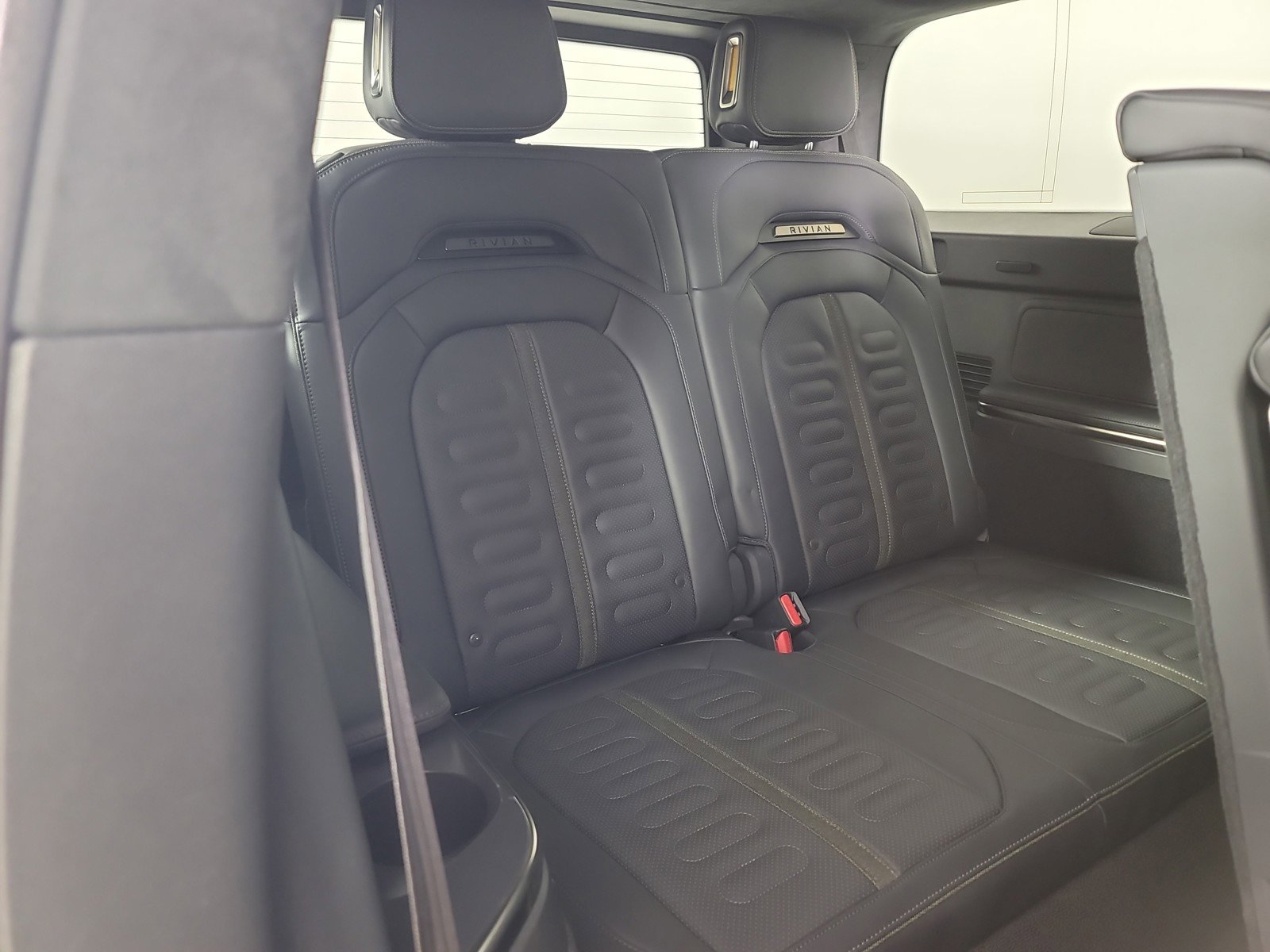 Used 2023 Rivian R1S Adventure AWD/4WD image 25