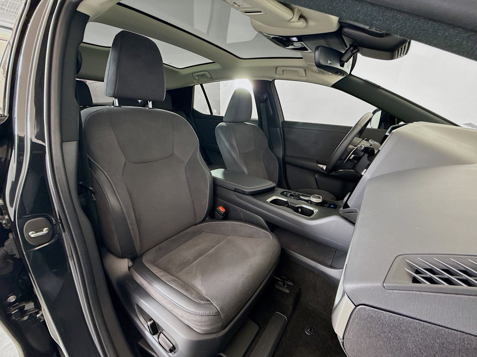 Used 2023 Lexus RZ 450e Premium w/ Accessory Package (2T) image 25