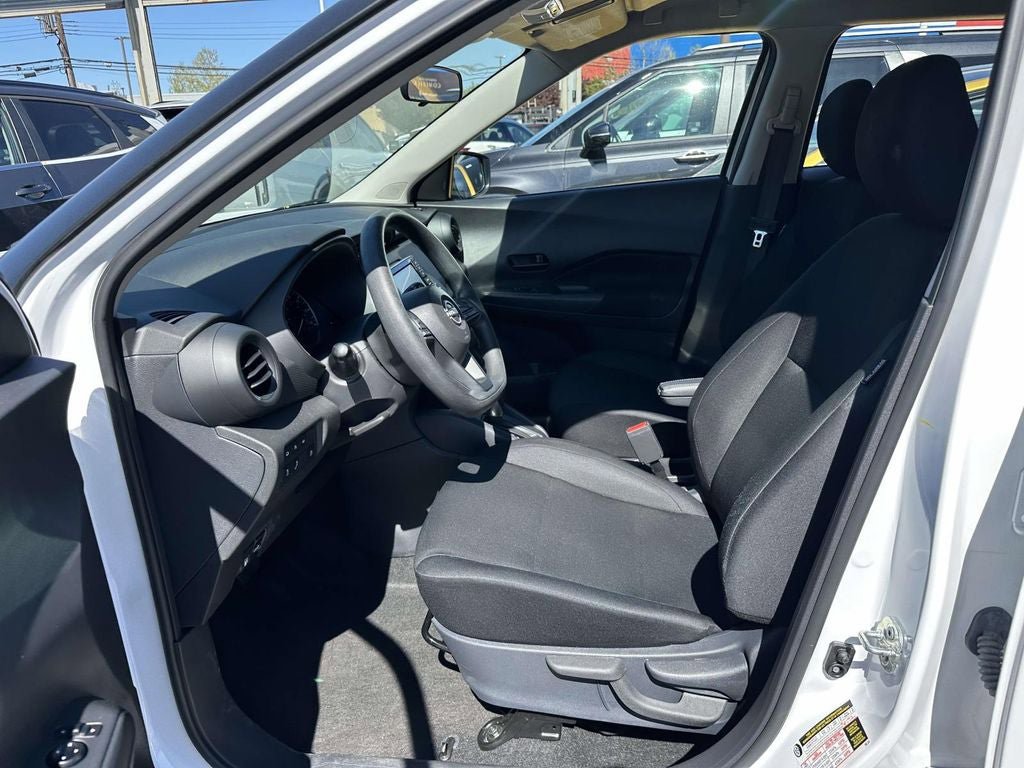 Used 2024 Nissan Kicks S FWD image 13
